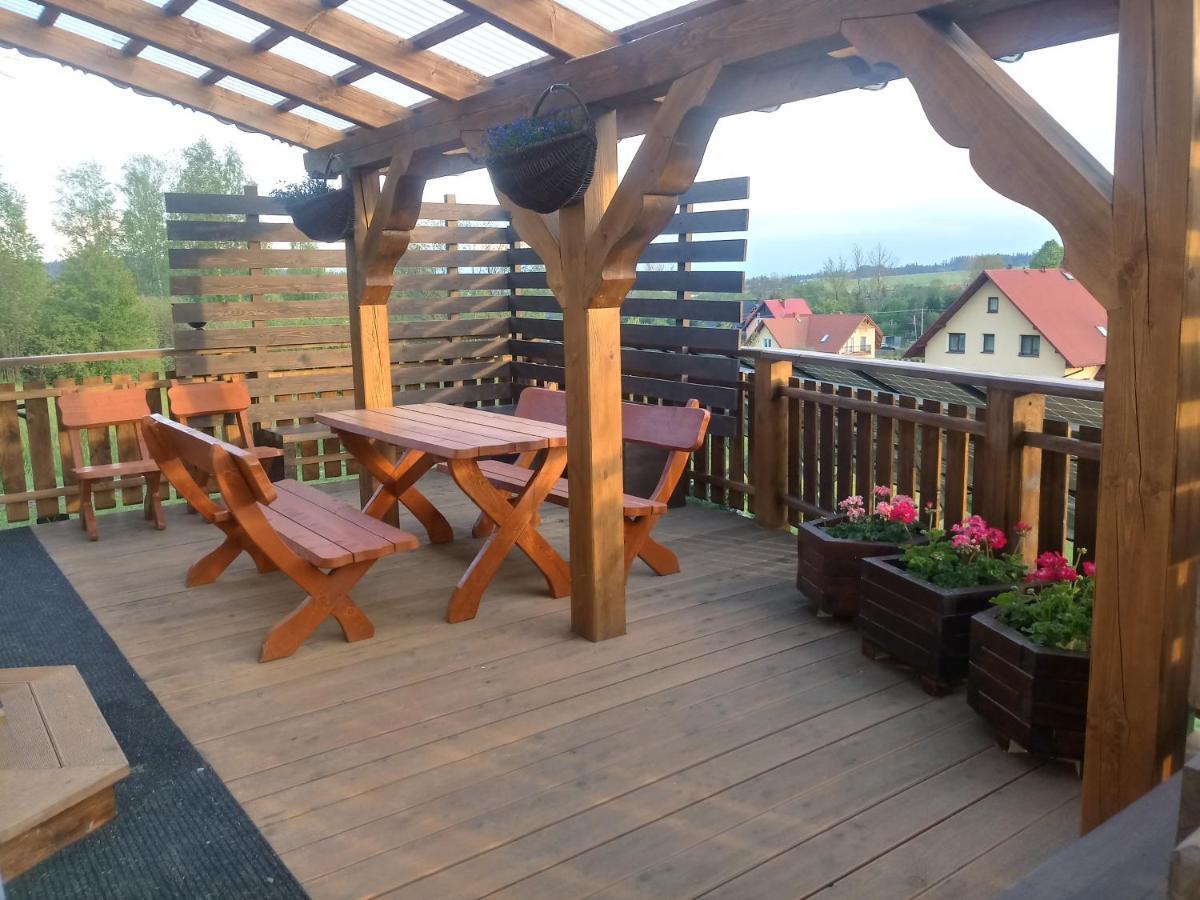 Domek Na Skarpie Zubrzyca Dolna Exteriér fotografie