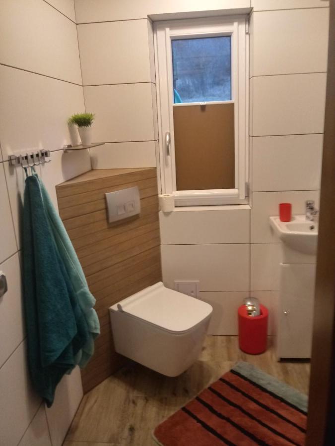 Domek Na Skarpie Zubrzyca Dolna Exteriér fotografie